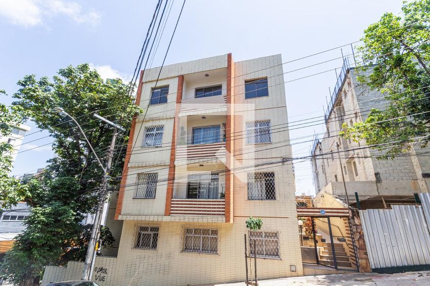 Condomínio em Rua Brás Cubas, 82, Cruzeiro Belo Horizonte Alugue ou