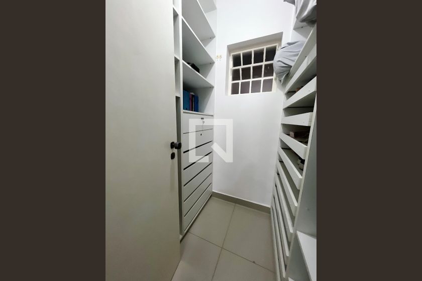 Casa à Venda - Jardim Chapadão, 4 Quartos,  193 m2 em , Campinas - sp | SoloBR