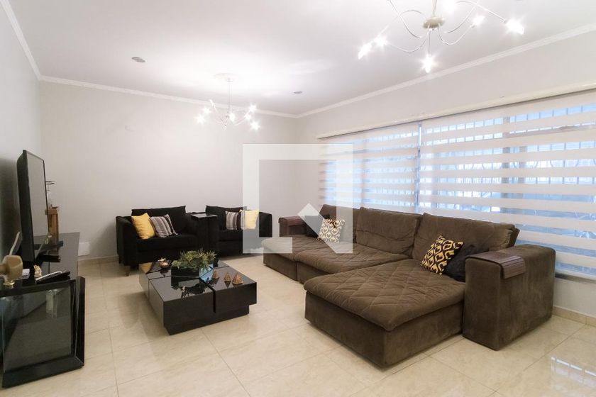 Casa, 3 quartos, 230 m² - Foto 1