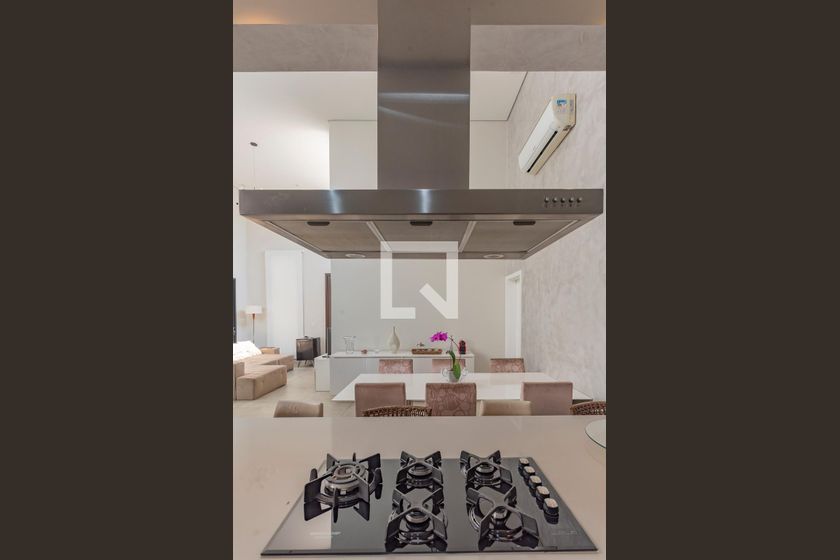 Casa à Venda - Swiss Park, 3 Quartos,  194 m2 em , Campinas - sp | SoloBR
