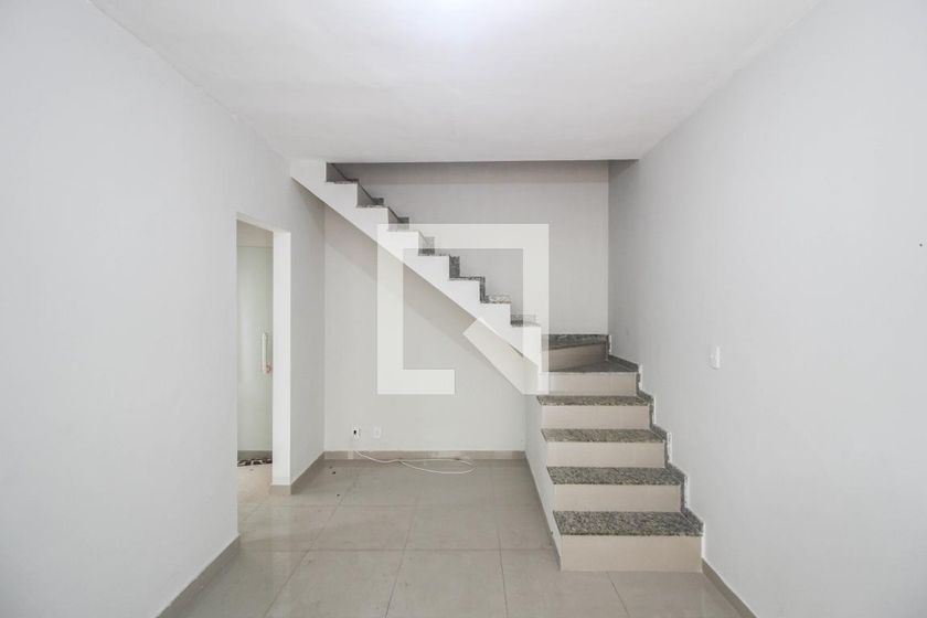 Casa para Locação 2 Quartos, 2 Vagas, 200M², Metrópole, Nova