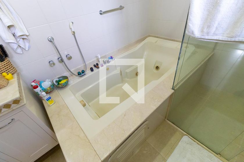 Casa à Venda - Jardim Santana, 4 Quartos,  455 m2 em , Campinas - sp | SoloBR