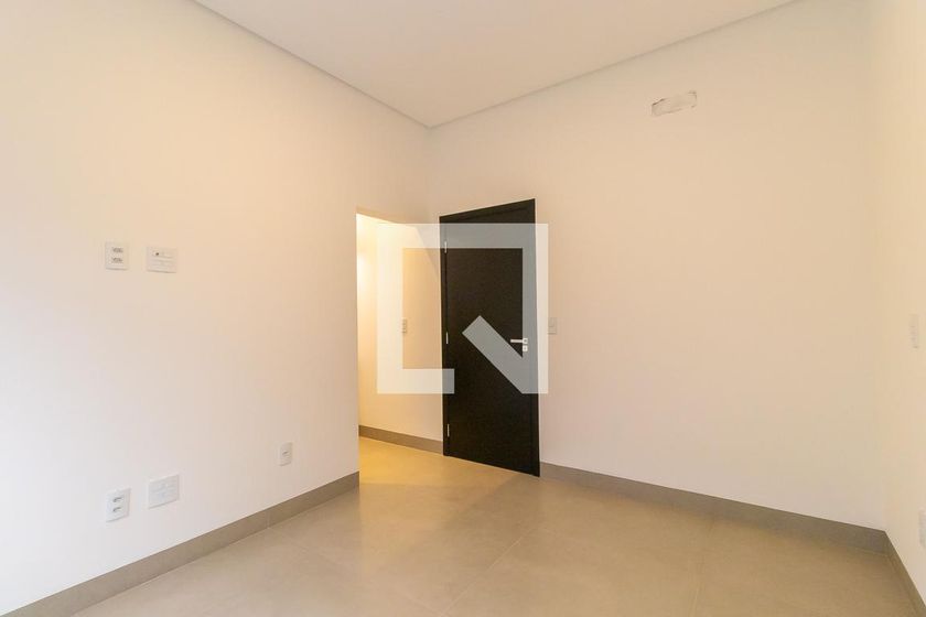 Casa à Venda - Swiss Park, 3 Quartos,  282 m2 em , Campinas - sp | SoloBR