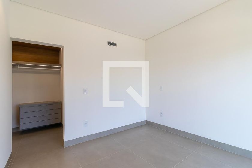 Casa à Venda - Swiss Park, 4 Quartos,  383 m2 em , Campinas - sp | SoloBR