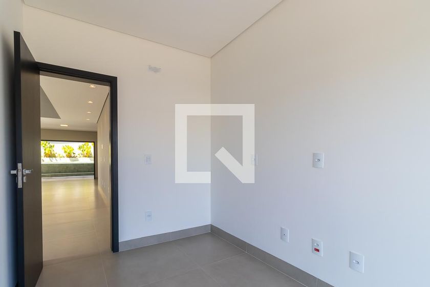 Casa à Venda - Swiss Park, 4 Quartos,  383 m2 em , Campinas - sp | SoloBR