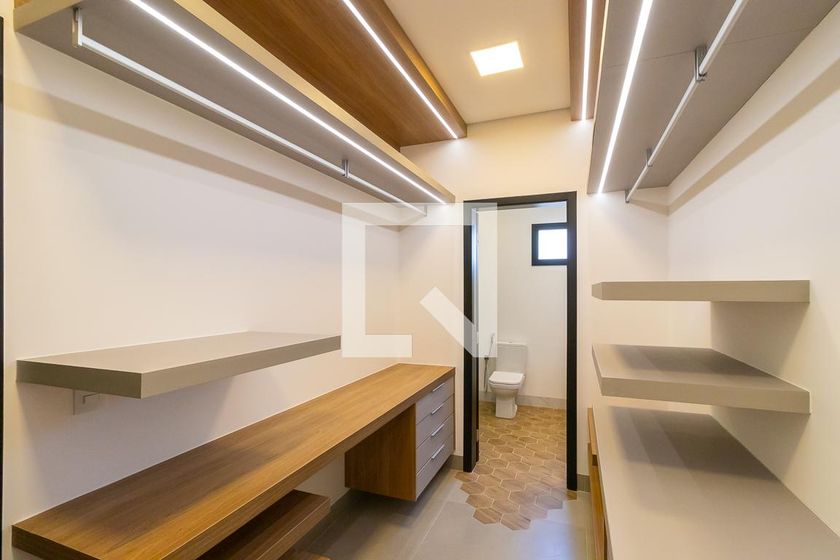 Casa à Venda - Swiss Park, 4 Quartos,  383 m2 em , Campinas - sp | SoloBR