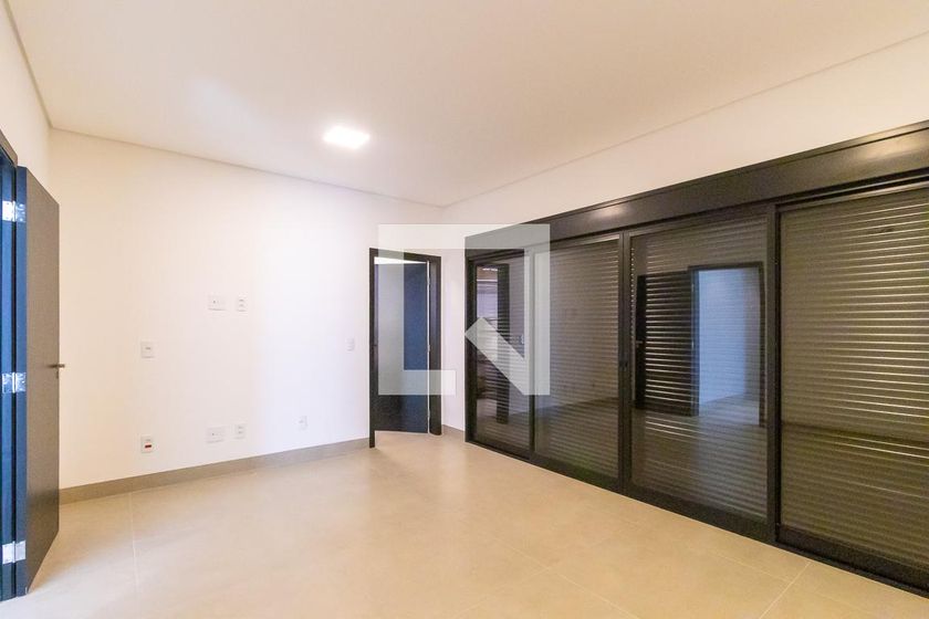 Casa à Venda - Swiss Park, 4 Quartos,  383 m2 em , Campinas - sp | SoloBR