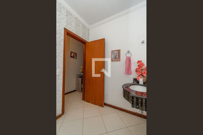 Casa à Venda - Vila Brandina, 4 Quartos,  115 m2 em , Campinas - sp | SoloBR