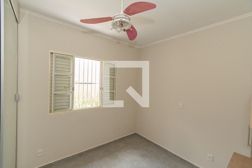 Casa à Venda - Jardim Flamboyant, 3 Quartos,  230 m2 em , Campinas - sp | SoloBR