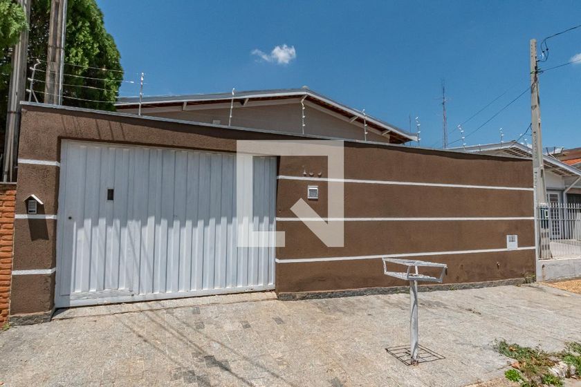 Casa à Venda - Jardim Flamboyant, 3 Quartos,  230 m2 em , Campinas - sp | SoloBR