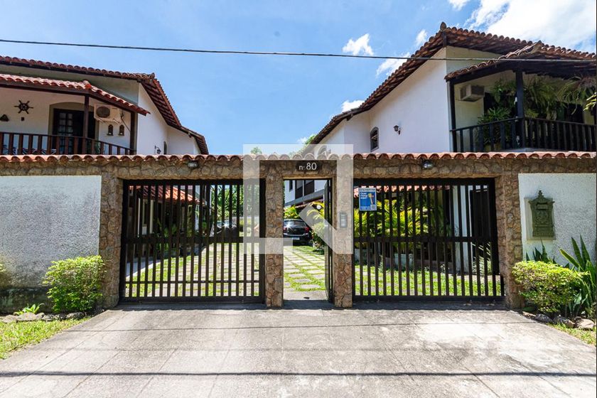 Condomínio em Estrada Particular, 80, Maria Paula - Niterói - Alugue ou ...