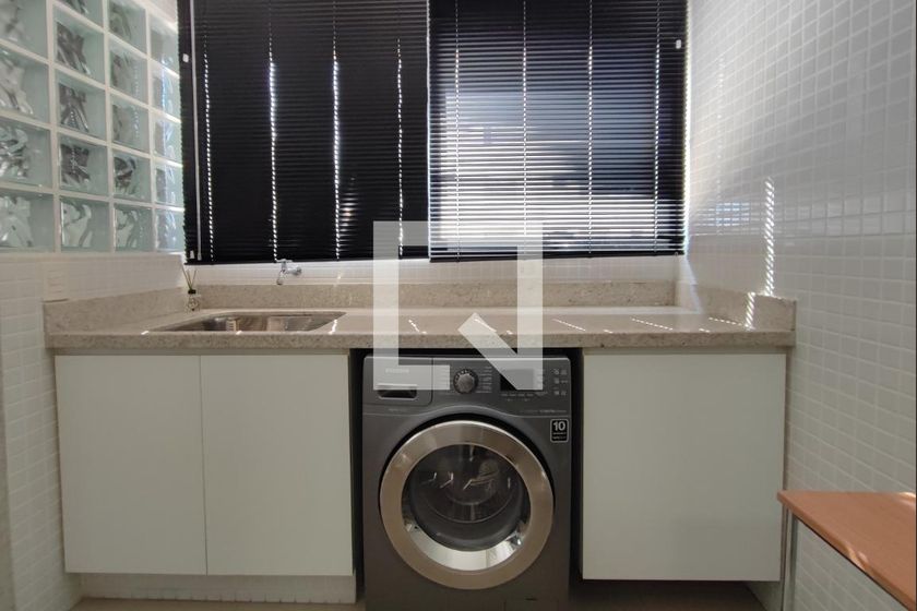 Apartamento à Venda - Cambuí, 2 Quartos,  151 m2 em , Campinas - sp | SoloBR
