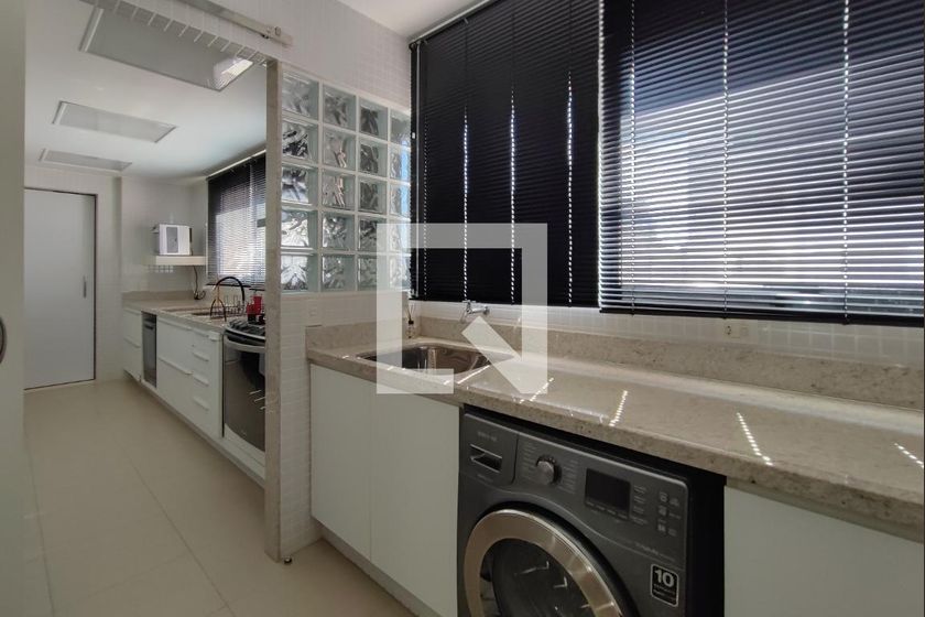 Apartamento à Venda - Cambuí, 2 Quartos,  151 m2 em , Campinas - sp | SoloBR