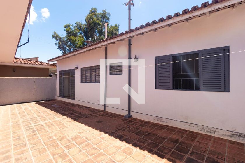 Casa à Venda - Jardim Flamboyant, 4 Quartos,  225 m2 em , Campinas - sp | SoloBR