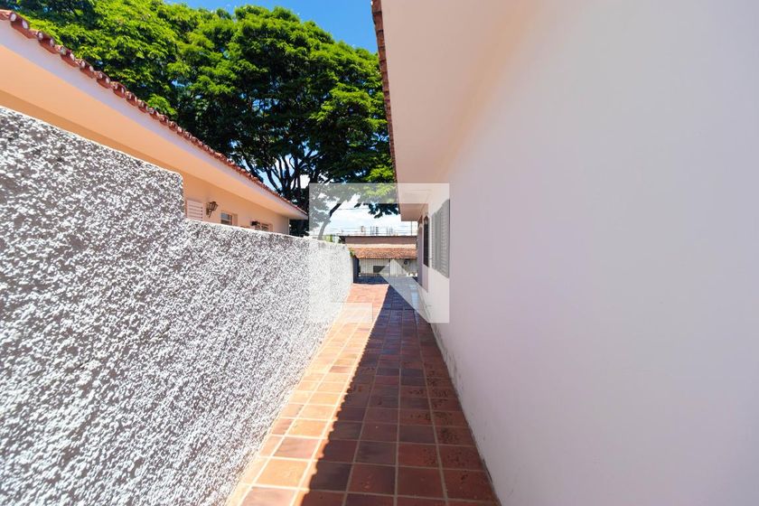 Casa à Venda - Jardim Flamboyant, 4 Quartos,  225 m2 em , Campinas - sp | SoloBR
