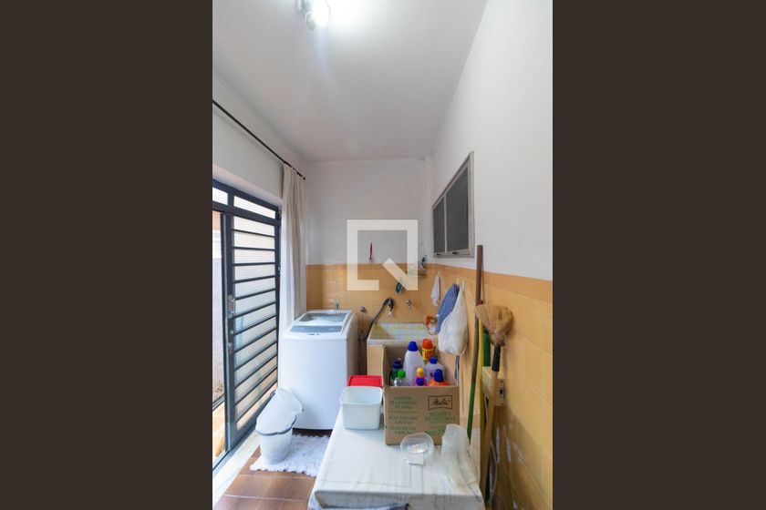 Casa à Venda - Jardim Flamboyant, 4 Quartos,  225 m2 em , Campinas - sp | SoloBR