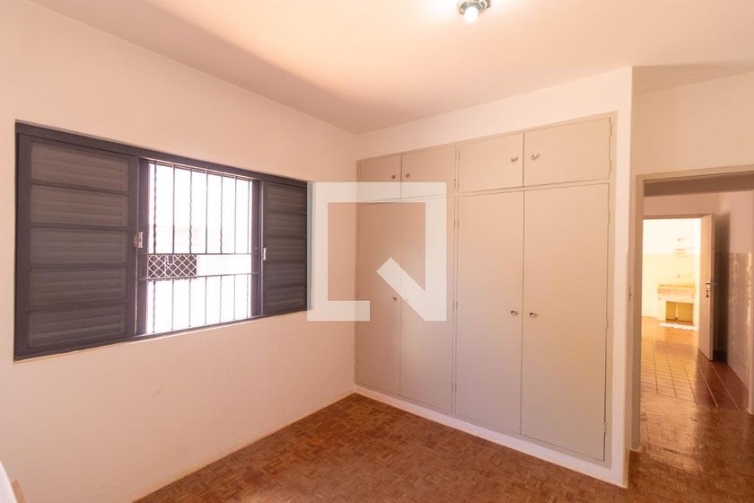 Casa à Venda - Jardim Flamboyant, 4 Quartos,  225 m2 em , Campinas - sp | SoloBR