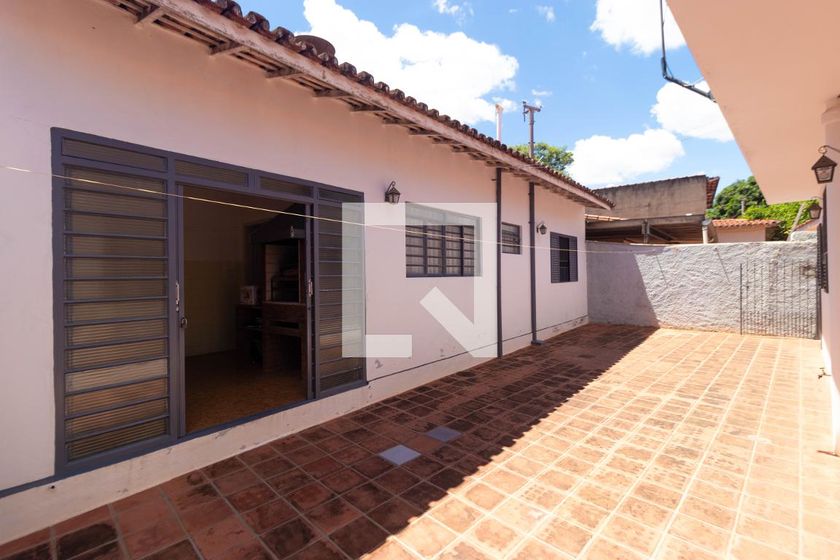 Casa à Venda - Jardim Flamboyant, 4 Quartos,  225 m2 em , Campinas - sp | SoloBR