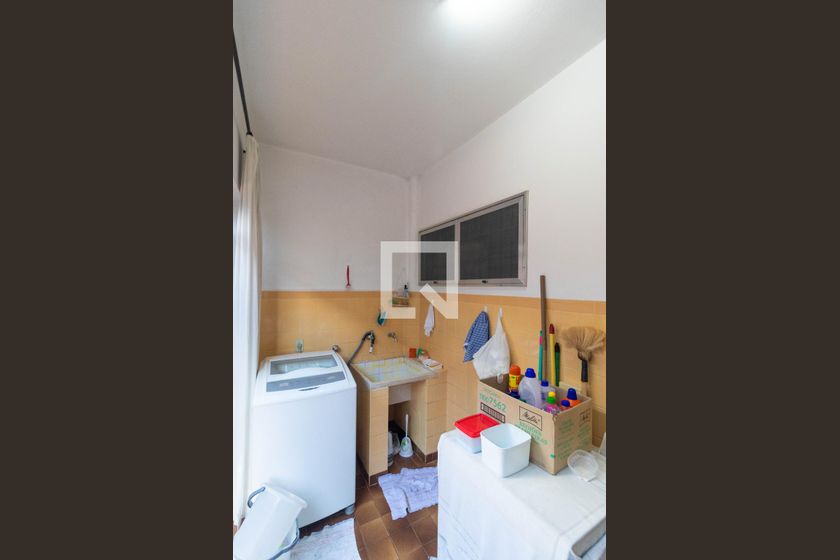 Casa à Venda - Jardim Flamboyant, 4 Quartos,  225 m2 em , Campinas - sp | SoloBR
