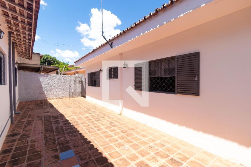 Casa à Venda - Jardim Flamboyant, 4 Quartos,  225 m2 em , Campinas - sp | SoloBR