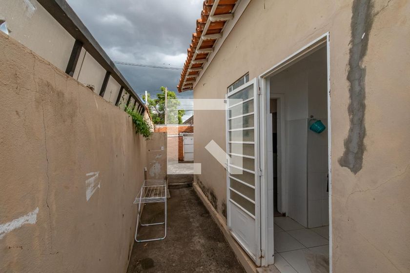 Casa à Venda - Taquaral, 2 Quartos,  180 m2 em , Campinas - sp | SoloBR