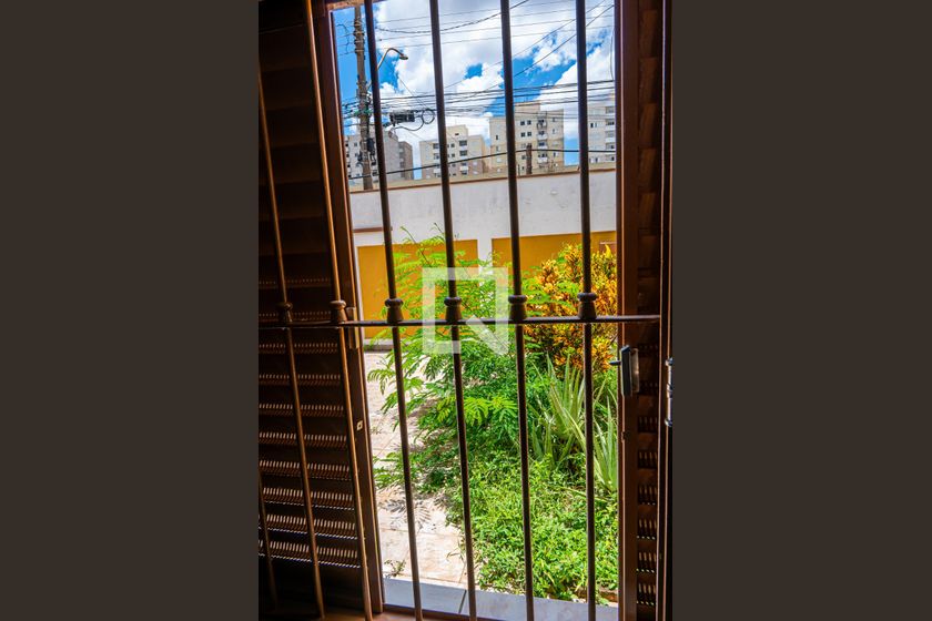 Casa à Venda - Jardim do Lago, 4 Quartos,  232 m2 em , Campinas - sp | SoloBR