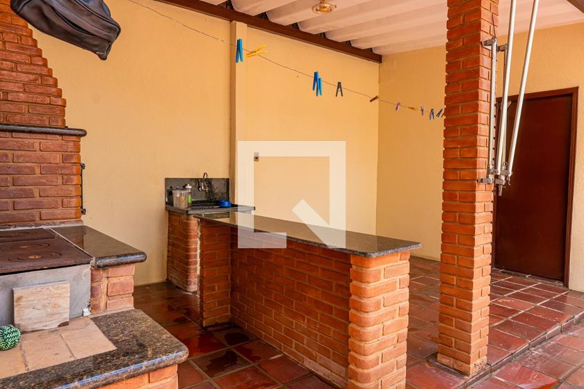 Casa à Venda - Jardim do Lago, 4 Quartos,  232 m2 em , Campinas - sp | SoloBR
