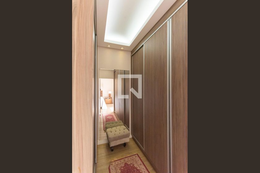 Casa à Venda - Swiss Park, 3 Quartos,  296 m2 em , Campinas - sp | SoloBR