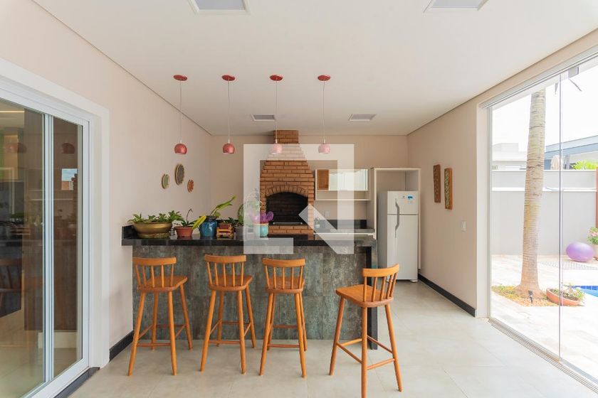 Casa à Venda - Swiss Park, 3 Quartos,  296 m2 em , Campinas - sp | SoloBR