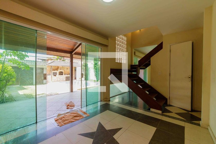Casa, 4 quartos, 185 m² - Foto 1