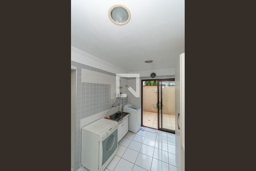 Casa à Venda - Lot. Alphaville Campinas , 4 Quartos,  520 m2 em , Campinas - sp | SoloBR