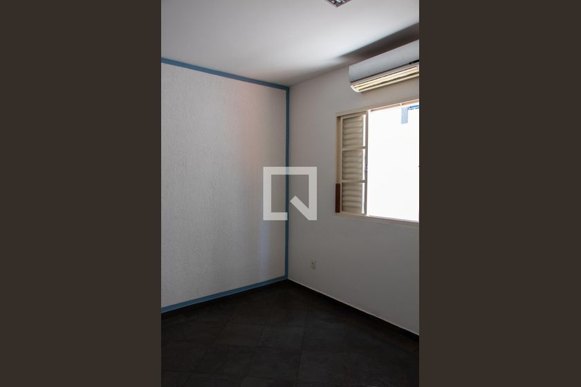 Casa à Venda - Bosque, 3 Quartos,  228 m2 em , Campinas - sp | SoloBR