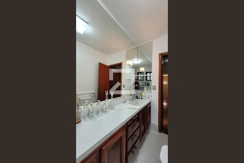 Casa à Venda - Jardim Santana, 5 Quartos,  2234 m2 em , Campinas - sp | SoloBR