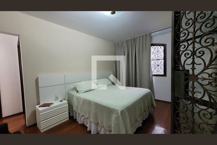 Casa à Venda - Jardim Santana, 5 Quartos,  2234 m2 em , Campinas - sp | SoloBR