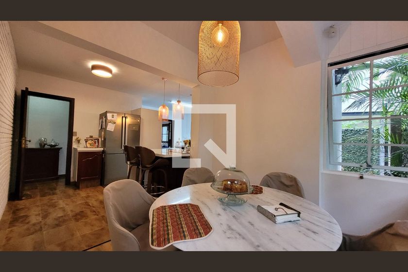 Casa à Venda - Jardim Santana, 5 Quartos,  2234 m2 em , Campinas - sp | SoloBR