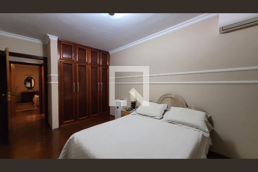 Casa à Venda - Jardim Santana, 5 Quartos,  2234 m2 em , Campinas - sp | SoloBR