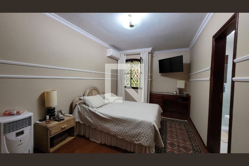 Casa à Venda - Jardim Santana, 5 Quartos,  2234 m2 em , Campinas - sp | SoloBR