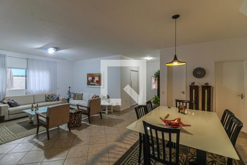 Casa, 5 quartos, 220 m² - Foto 1