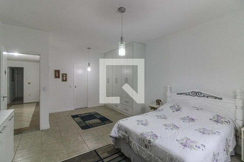 Casa, 5 quartos, 220 m² - Foto 9