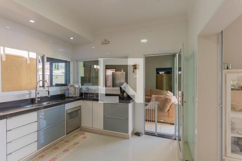 Casa à Venda - Swiss Park, 4 Quartos,  320 m2 em , Campinas - sp | SoloBR