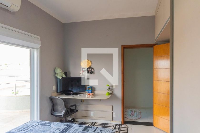 Casa à Venda - Swiss Park, 4 Quartos,  320 m2 em , Campinas - sp | SoloBR