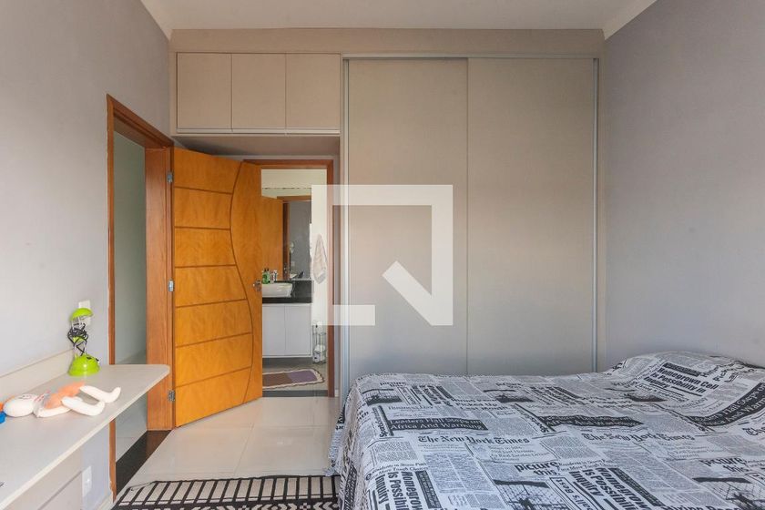 Casa à Venda - Swiss Park, 4 Quartos,  320 m2 em , Campinas - sp | SoloBR