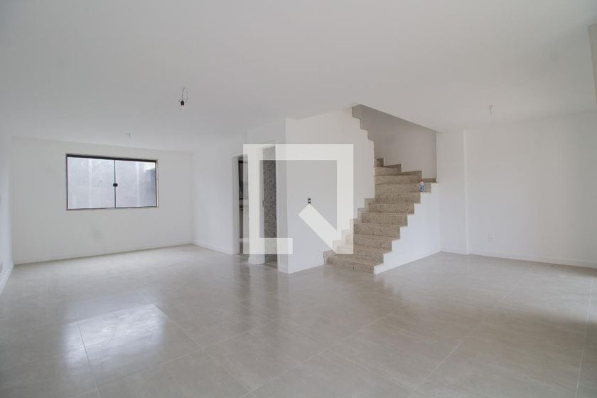 Casa, 3 quartos, 210 m² - Foto 1