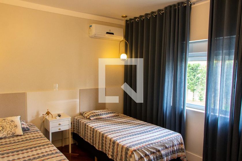 Casa à Venda - Centro, 4 Quartos,  422 m2 em , Campinas - sp | SoloBR