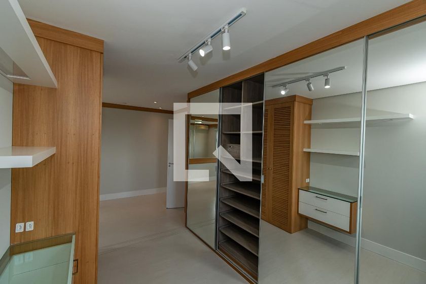 Apartamento à Venda - Vila Brandina, 3 Quartos,  260 m2 em , Campinas - sp | SoloBR