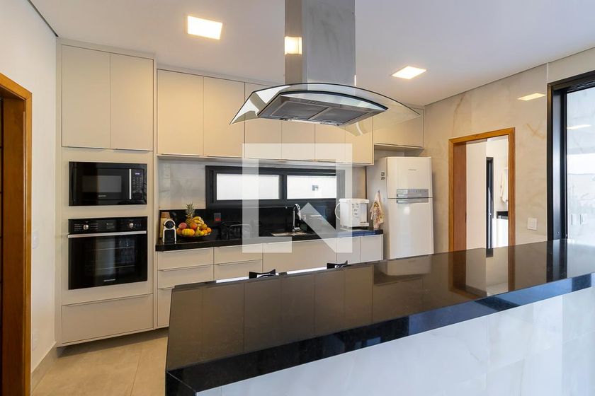 Casa à Venda - Swiss Park, 3 Quartos,  304 m2 em , Campinas - sp | SoloBR