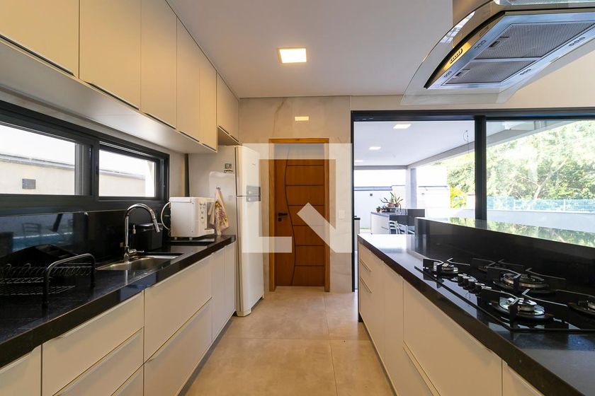 Casa à Venda - Swiss Park, 3 Quartos,  304 m2 em , Campinas - sp | SoloBR