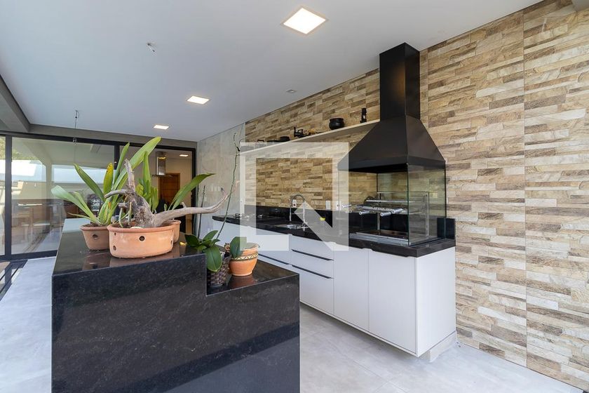 Casa à Venda - Swiss Park, 3 Quartos,  304 m2 em , Campinas - sp | SoloBR