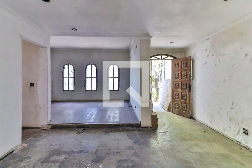 Casa, 4 quartos, 235 m² - Foto 1