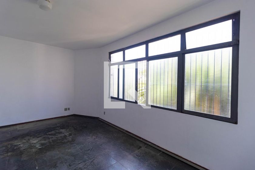 Casa à Venda - Jardim Santana, 5 Quartos,  120 m2 em , Campinas - sp | SoloBR